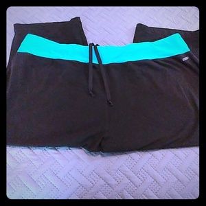 Danskin workout capri pants